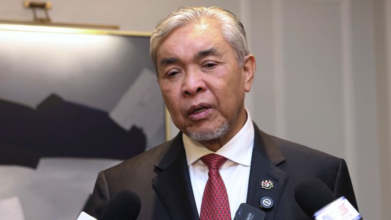 UMNO President Ahmad Zahid Assures No Tension Following Tengku Zafrul's Departure