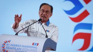 Kerajaan jamin harga RON95 tidak akan dinaikkan kepada rakyat.