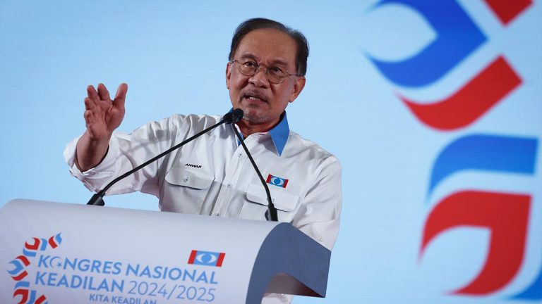 Kerajaan jamin harga RON95 tidak akan dinaikkan kepada rakyat.