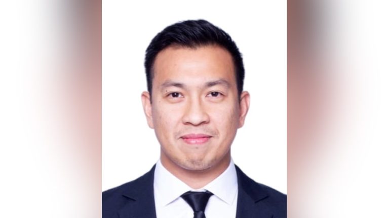 Artikel ini membincangkan kepentingan Tengku Zafrul dalam pentadbiran negara, menekankan bahawa pengalaman beliau dalam sektor kewangan dan pemerintahan adalah aset yang berharga dan tidak seharusnya diabaikan.