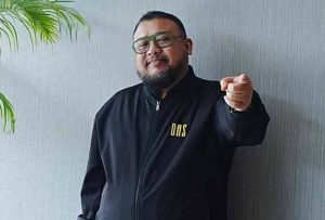 Afdlin Shauki bersedia bekerjasama dengan Nik Nazmi untuk demokrasi.