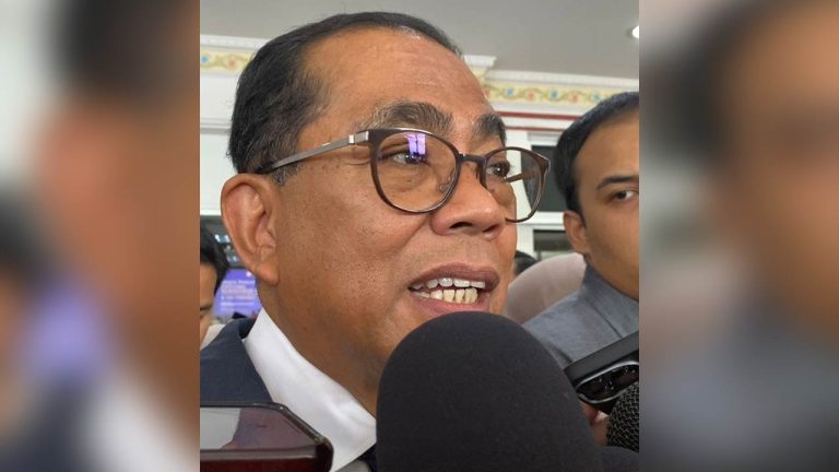 Tengku Zafrul keluar UMNO, Khaled Nordin komen tentang karakternya.