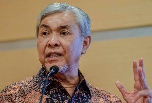 Keputusan Rafizi dan Nik Nazmi letak jawatan perlu dihormati.