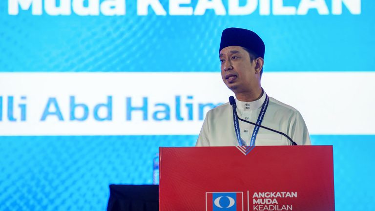 Perkuat struktur kepimpinan AMK hadapi cabaran politik semasa.