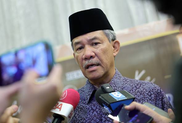 Keputusan Tengku Zafrul Tengku Abdul Aziz untuk keluar dari UMNO dianggap tidak mengejutkan, menurut Datuk Seri Mohamad Hasan, yang menyatakan bahawa langkah tersebut adalah sesuatu yang biasa dalam politik.