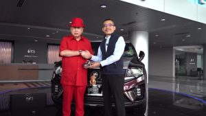 Customised Proton X90 delivered to Tengku Sulaiman &ndash; two-tone body and interior, walnut wood, tray tables