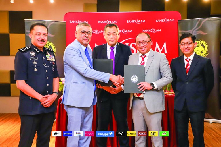 Bank Islam tingkat kerjasama dengan FAM bagi pembangunan bola sepak.