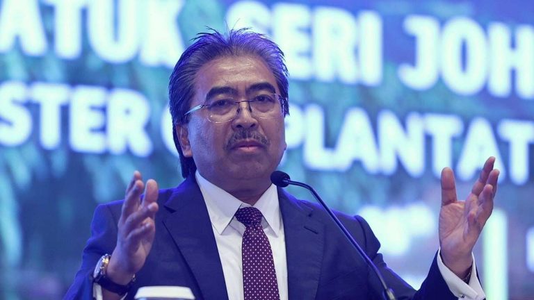 Johari Abdul Ghani menolak spekulasi mengenai jawatan PM ke-11.