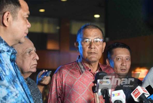 Presiden UMNO diminta bertemu Perdana Menteri oleh ketua bahagian.