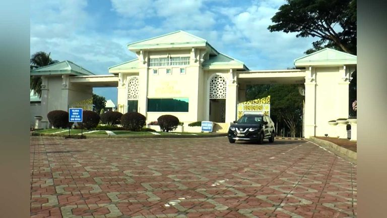 Rafizi dan Nik Nazmi tidak hadir taklimat bersama PM.