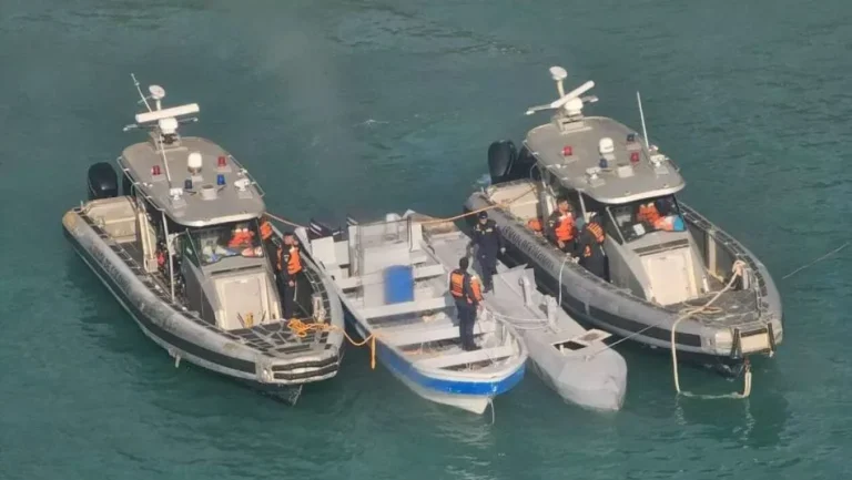 Starlink disalahgunakan untuk penyeludupan dadah menggunakan dron kapal selam.