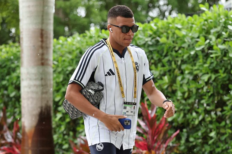 Mbappe tarik balik aduan gangguan moral terhadap PSG.