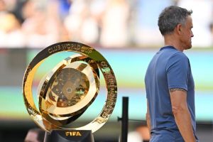 Luis Enrique mengakui kesilapan selepas pergaduhan PSG kalah kepada Chelsea.